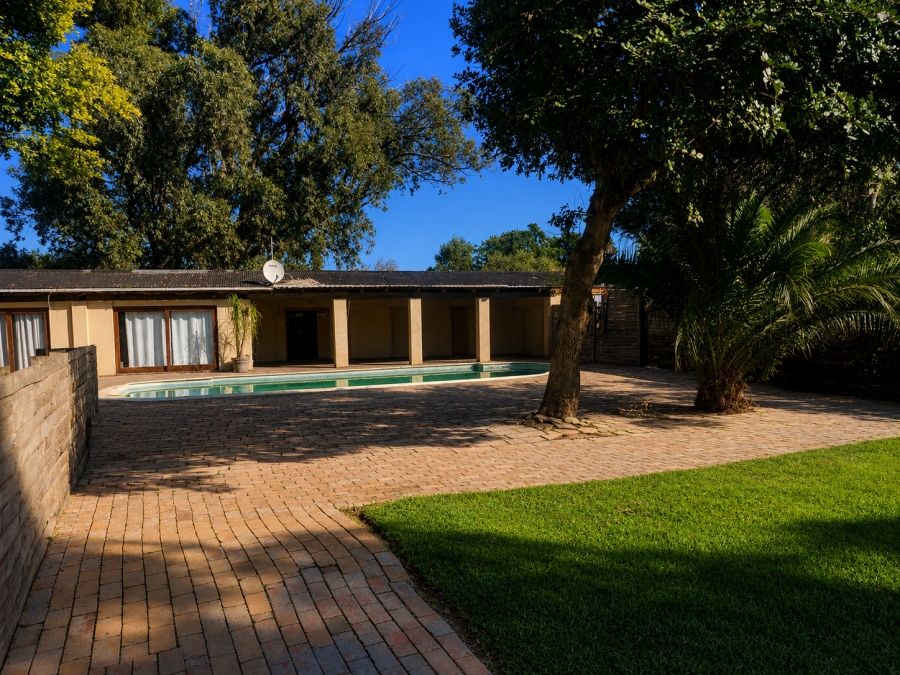 To Let 4 Bedroom Property for Rent in Joostenbergvlakte Western Cape